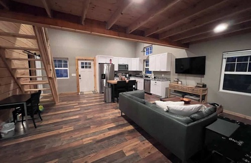 Logan Cabina | The Treetop Retreat Family Getaway in Scenic Hocking Hills