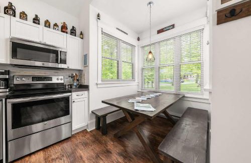 Cherry Valley Casa | The Trillium - 2 Pine Forest