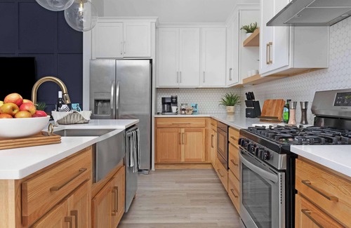 Maxwell Casa | The Trillium & The Iris - 2 homes, 6 bedrooms