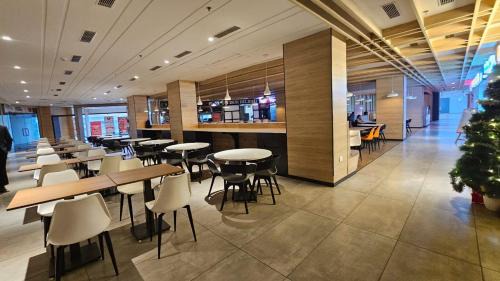 Gurugram Hotel | The Trot Hotel & Suites near Yashobhoomi Udyog vihar
