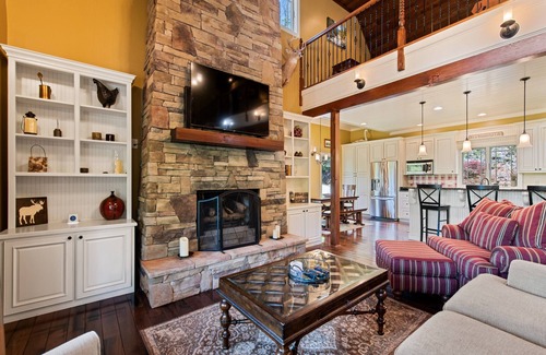 Cullowhee Casa | The Tuck House, nestled in the serene beauty of Cullowhee, NC