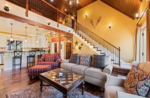 Cullowhee Casa | The Tuck House, nestled in the serene beauty of Cullowhee, NC