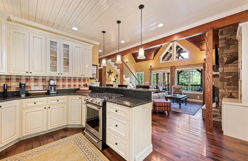 Cullowhee Casa | The Tuck House, nestled in the serene beauty of Cullowhee, NC