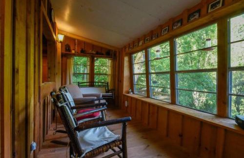 Topton Casa | The Tulip Poplar