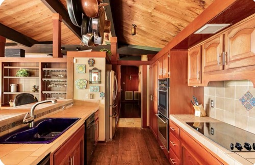 Sparta Casa | El Tulip Tree Bay Lodge