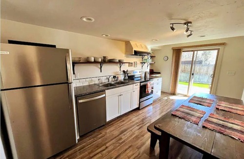 Tumalo Casa | The Tumalo Guest House - Centrally located for all Central Oregon Activities!