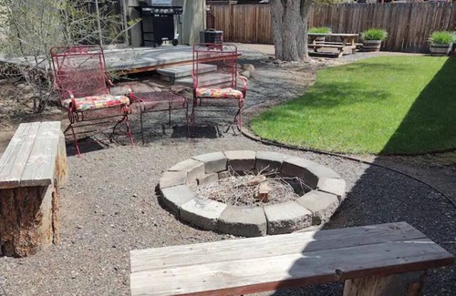 Tumalo Casa | The Tumalo Guest House - Centrally located for all Central Oregon Activities!