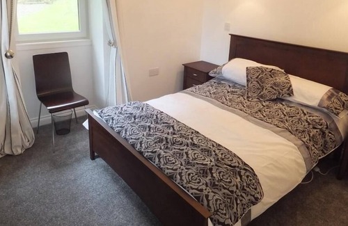 Lochgilphead Cabaña | The Turbine House - a cottage that sleeps 2 guests in 1 bedroom