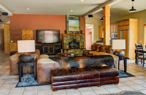 Clark Fork Casa | THE TURTLE HOUSE-WEDDING VENUE/REUNION LODGE