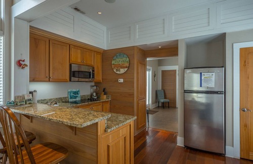 Carrabelle Cabaña | "The Turtle Shell" 1BR/1BA $175 per night, sleeps 4, across from the beach!