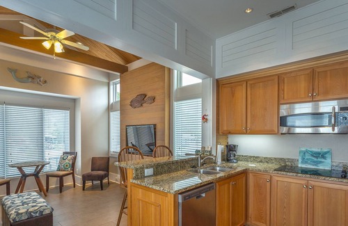 Carrabelle Cabaña | "The Turtle Shell" 1BR/1BA $175 per night, sleeps 4, across from the beach!