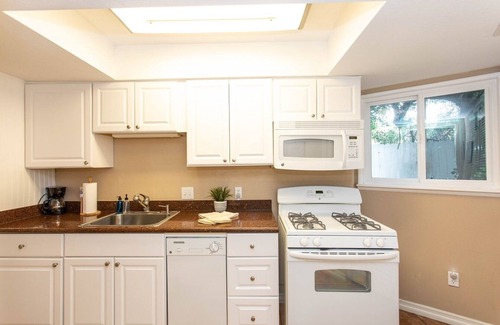 Fallbrook Casa | The Twin Cabs-Active Winery House