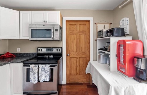 Ocean Bay Park Casa | The Twin Fin - Fire Island Beach House with Full Size Pool and Hot Tub