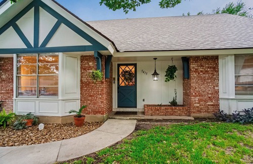 Vance Jackson Casa | The TX Oasis. Boho Paradise. Huge Backyard.