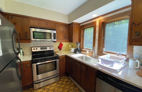 Plymouth Cabina | ~The TymeOff~ 15 min to Killington/Okemo, cozy/private cabin in the woods