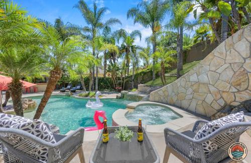 Lakeside Casa | The Ultimate Escape Pool, Slide, Gym plus Games!