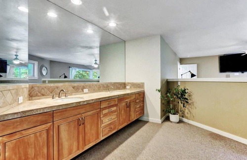 Auburn Casa | The Ultimate Lakefront Home! Fully Furnished - 30-Day Minimum Stay