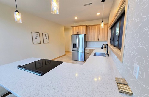 Brownsville Casa | The Ultimate Relaxation- Brand New Construction home on the Mississippi River!