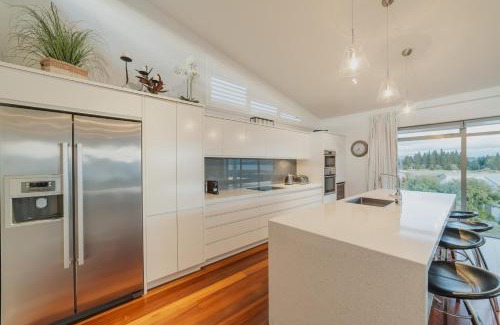Lake Tekapo Casa | The Ultimate Tekapo Retreat Deck & Stunning Views
