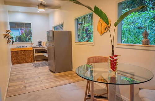 Mountain View Casa | The ‘Ulu Suite - Jungle Bungalow on 10 Acres- close to all!