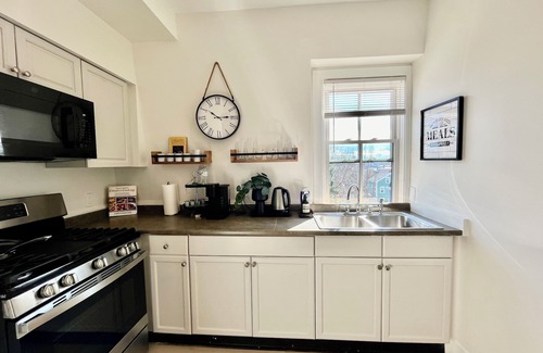 College Hill Apartamento | The Underwood-Hale House