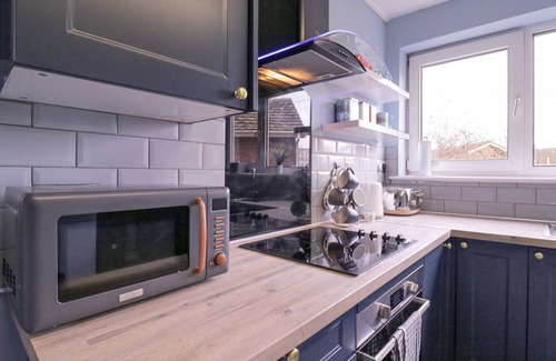 Clacton-on-Sea Cabaña | THE UPPER CIRCLE, pet friendly in Clacton-On-Sea