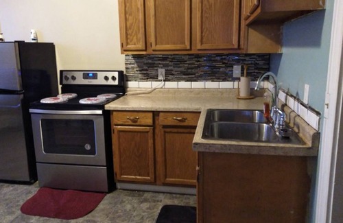Elmwood Place Casa | The upstairs unit is a nice comfable place. Its stylish, spacious and relaxing