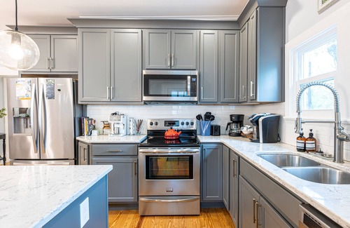 Knoxville Casa | *The Urban Island* South Knox Home w/ Huge Yard