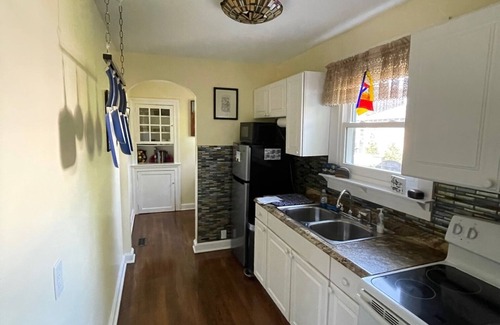 Charleston Apartamento | The Urban Oasis. Located in Charleston's Hip, Historic East End