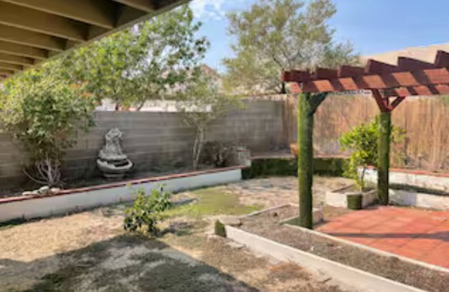 Henderson Casa | THE VACATION SPOT IN HENDERSON3-bedroom house in brilliant Henderson with WiFi