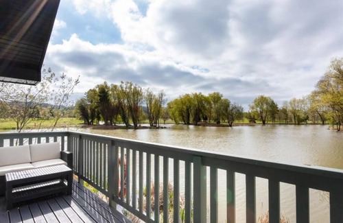 Pershore Cabina | The Vale Golf and Country Club