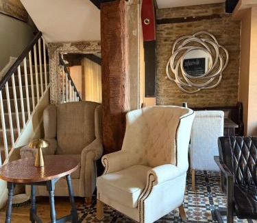Cricklade Hotel | The Vale Hotel