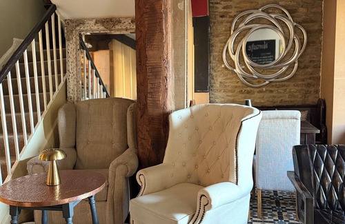 Cricklade Hotel | The Vale Hotel