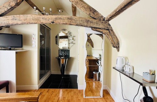 Cricklade Hotel | The Vale Hotel