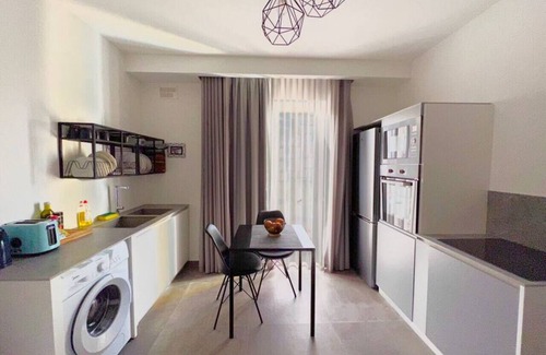 Ta' Giorni Condominio | The Valley Room 6 with parking on premises