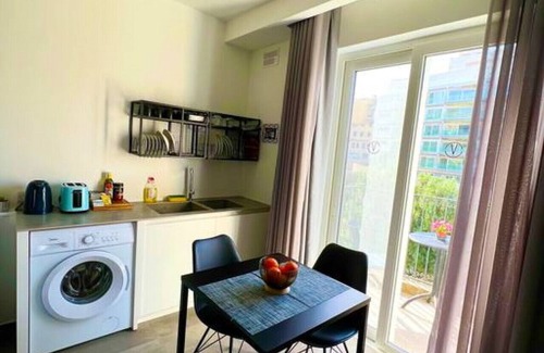 Ta' Giorni Condominio | The Valley Room 6 with parking on premises