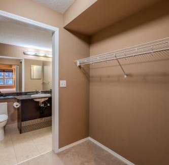 East Kootenay Apartamento | The Valley View Haven - Pool, Patio, BBQ