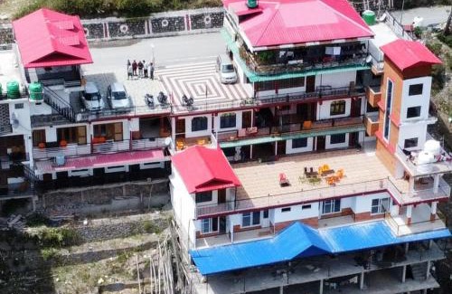 Mussoorie Hotel | The Valley View -"in the lap of valley"- Mountain view ! Personal Balcony ! Open Terrace ! Rooftop Cafe ! Large Parking ! free WiFi