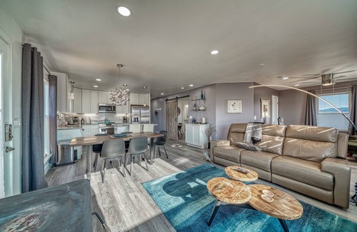 Moffat Casa | The Valley Vista! Includes 2 passes to Joyful Journey Hot Springs!
