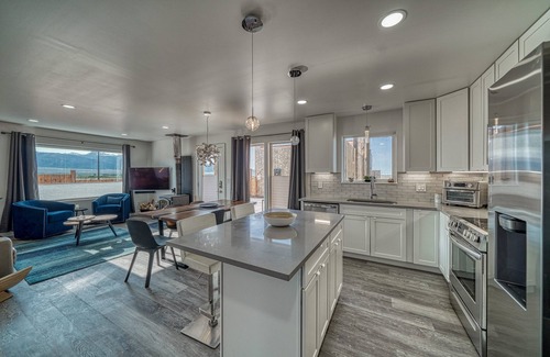 Moffat Casa | The Valley Vista! Includes 2 passes to Joyful Journey Hot Springs!
