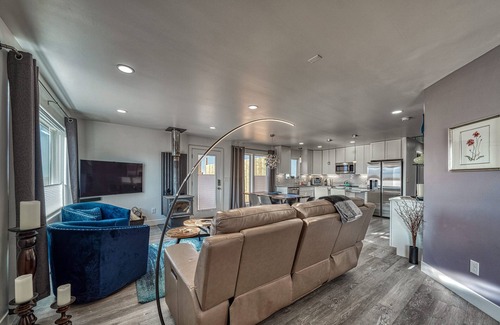 Moffat Casa | The Valley Vista! Includes 2 passes to Joyful Journey Hot Springs!
