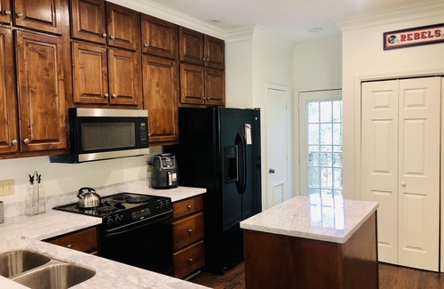 Oxford Casa | 💙The Vaught House ❤️- Less than a mile to the Square