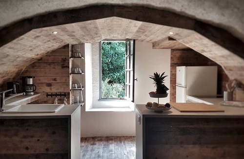 Flassans-sur-Issole Casa | La sala abovedada .....