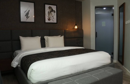 Wuse 2 Hotel | The Velvet Residence