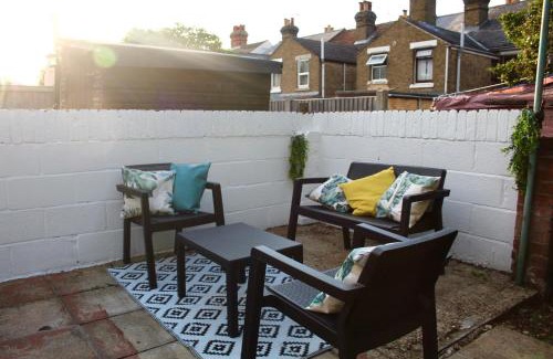 Colchester Casa | The Velveteen Townhouse