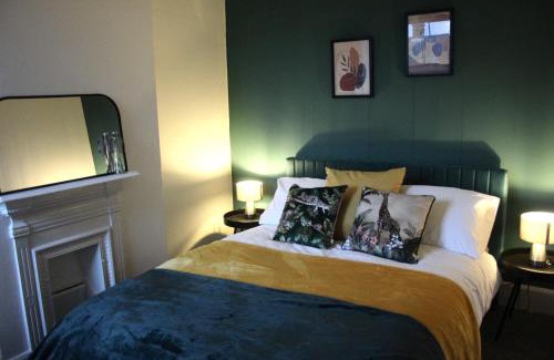 Colchester Casa | The Velveteen Townhouse