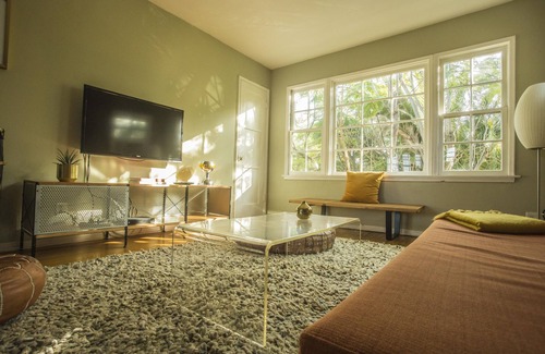 Venice Casa | The Venice Beachwood