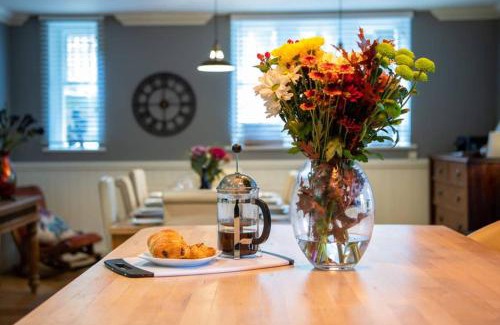 Oxenhope Casa | The Vestry - Sleeps 12 - With Hot Tub