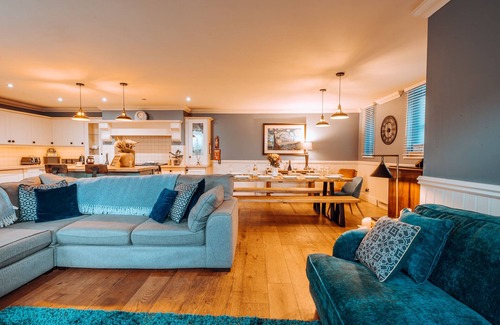Oxenhope Casa | The Vestry Stunning Chapel with Hot Tub