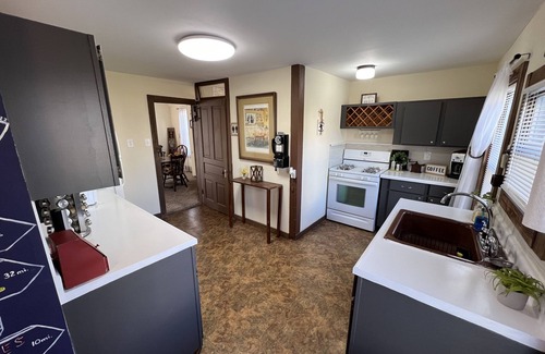 Hanover Cabaña | The (Veteran Owned) Hanover Hangout Guesthouse - cozy cottage w/ privacy + fun
